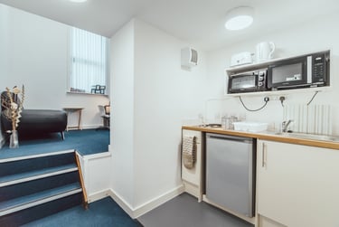 Gold Studio at Lomax Halls, 17 Hill Street, Stoke, ST41NL - Image 5